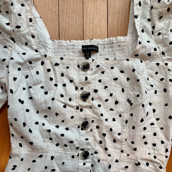 Banana Republic Puff Sleeve Polkadot Top - so cute! - Picture 7 of 12